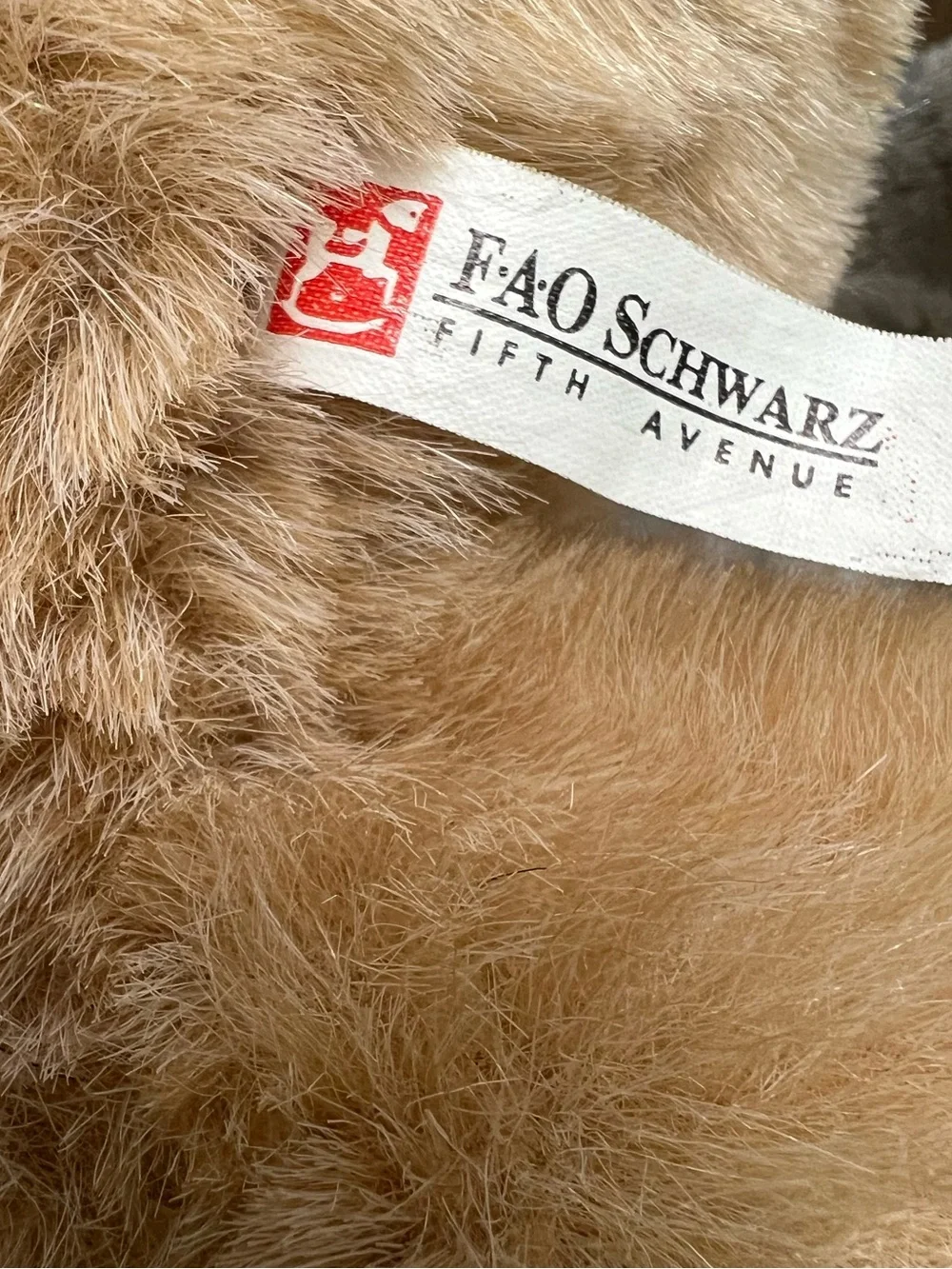 FAO Schwarz Fifth Avenue Golden Brown Teddy Bear Plush PA 4380 (KR) Like New
